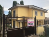 Villa Trifamiliare